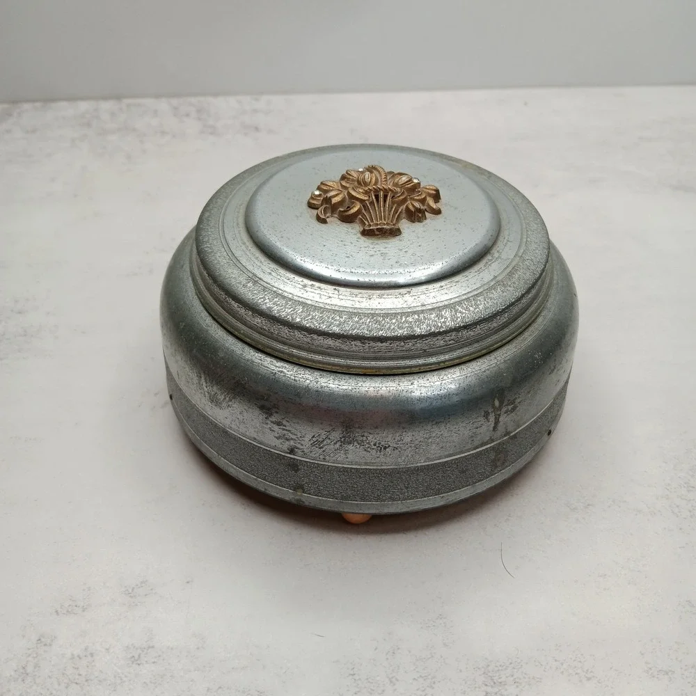 VTG Aluminum Musical Powder Puff Vanity Box 1930-1950s Art Deco Nostalgic TESTED